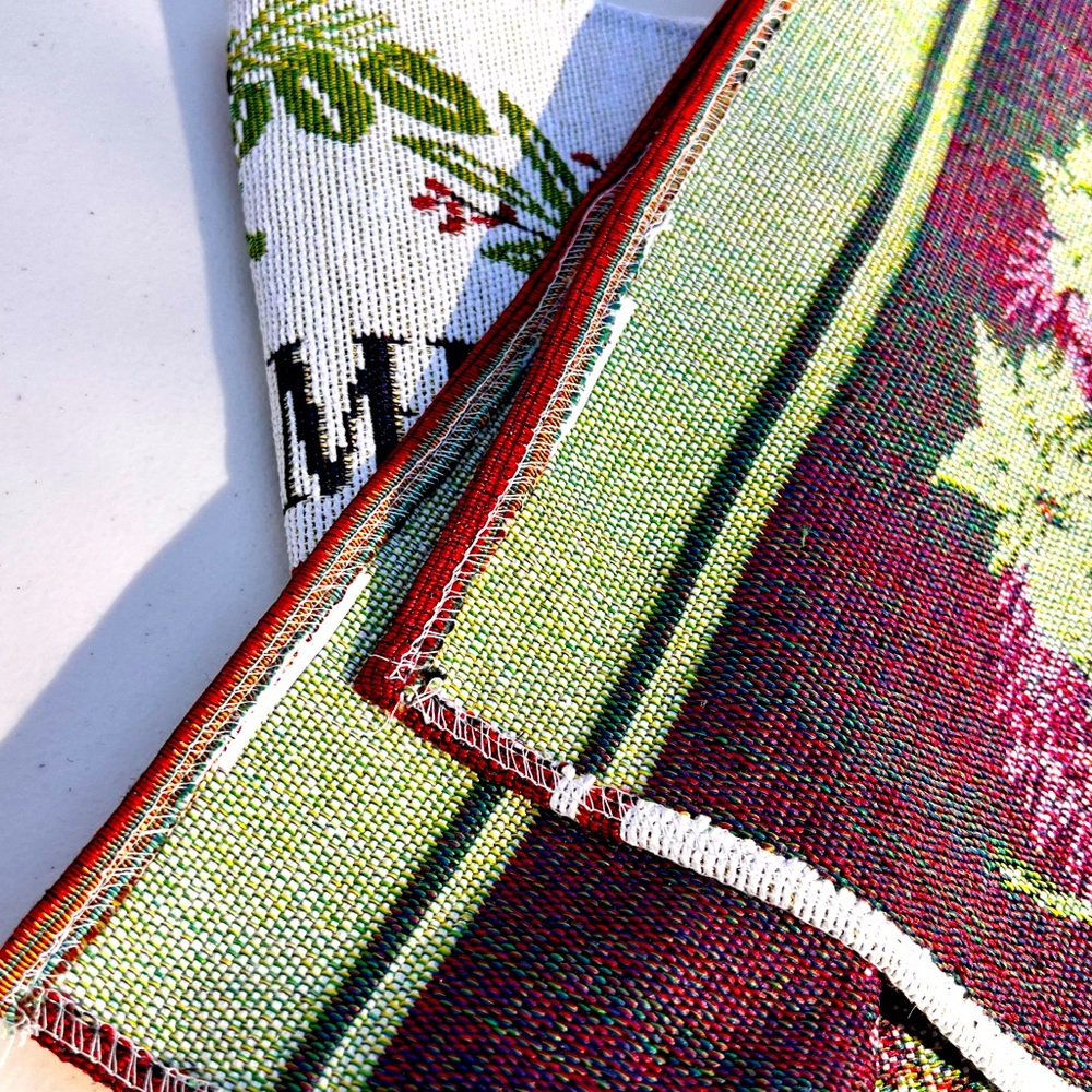 Tapestry placemats holiday
Christmas house set of two Home for the Holidays - Picture 6 of 6